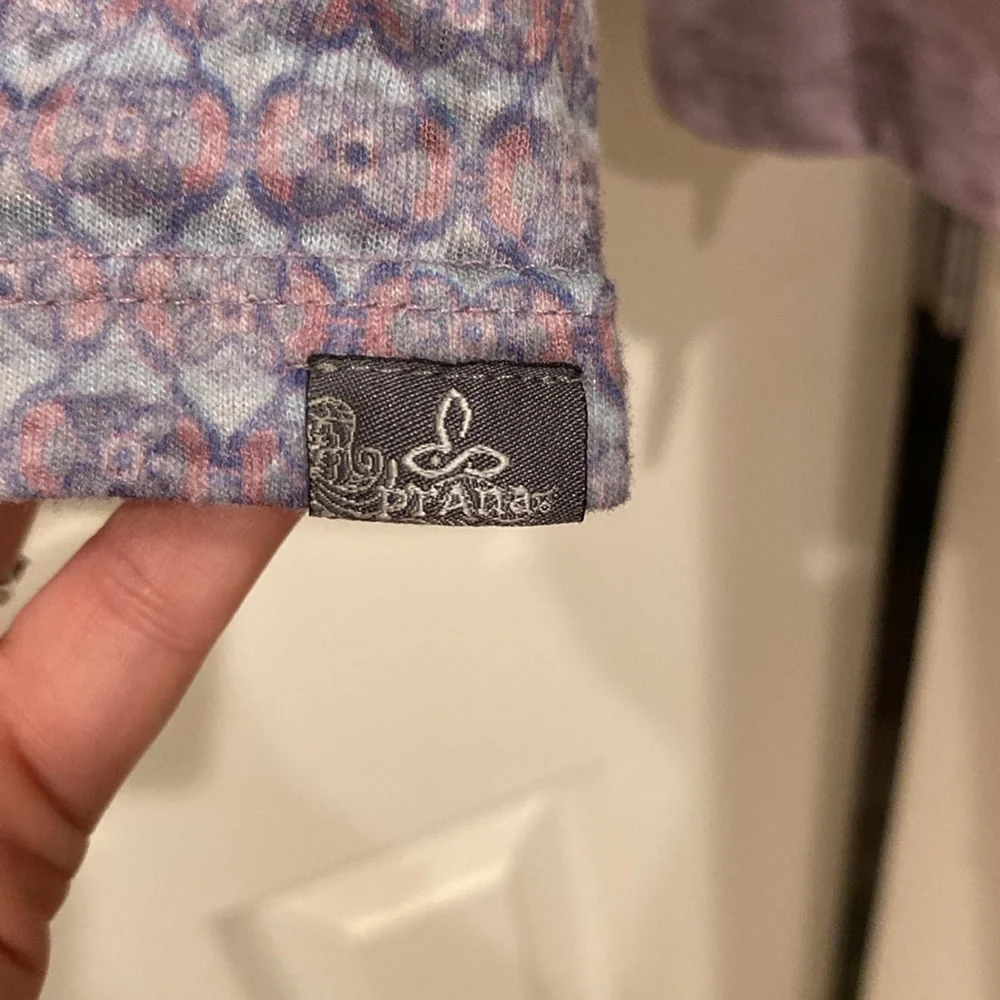 Long sleeve BoHo t-shirt by Prana, beautiful soft purple and blues, size small - Picture 5 of 7